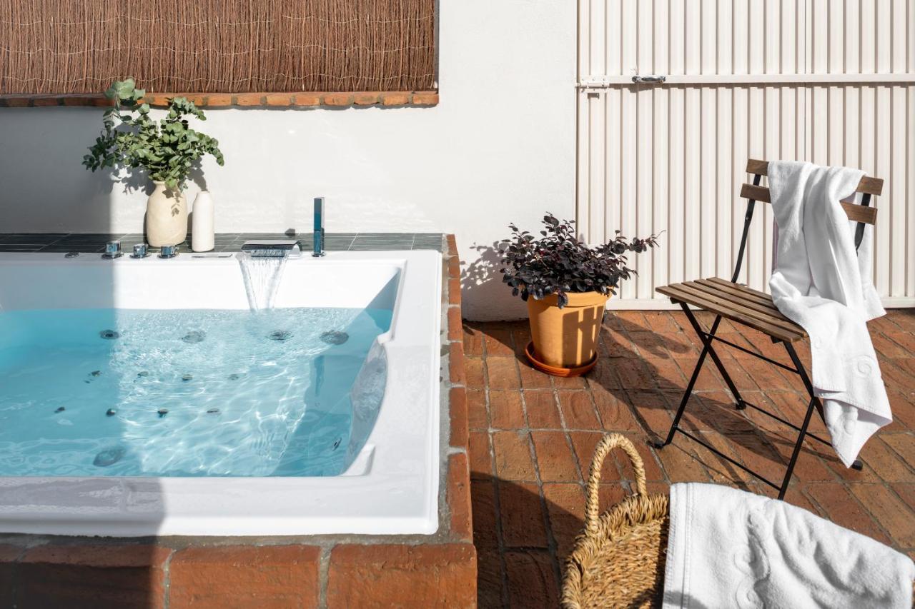 Magno Apartments Robles With Jacuzzi And Private Parking Seville Exterior photo